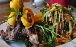 Mát, giòn Salad sứa cho ngày nóng