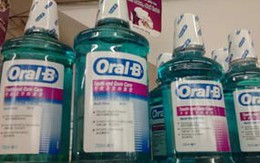 Nước súc miệng Oral-B: Vẫn bày bán dù có lệnh thu hồi
