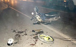 Vừa đánh chết bố thì bị tai nạn xe máy