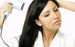 Cách dùng máy sấy không hại tóc