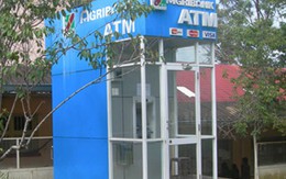 Trộm né camera, phá máy ATM 
