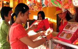 Bánh trung thu đắt đỏ đón Rằm sớm