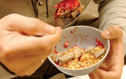 Viêm não vì ăn tiết canh