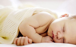 Giữ sức khỏe cho bé mùa hè