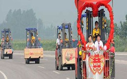 Đón dâu bằng xe... cẩu hàng 