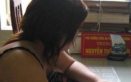 Ế hàng ở chợ Đồng Xuân, cô gái đi bán dâm 