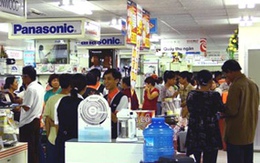Siêu thị điện máy xếp hàng chờ phá sản?