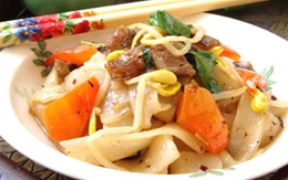Thịt bò xào bánh phở