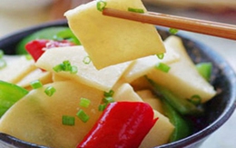 Giòn mát cùng món củ đậu xào lườn gà