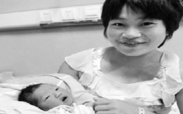 Sợ bẩn xe buýt, hất sản phụ đã vỡ ối xuống đường