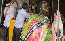 Tuyển dụng con gái bác sĩ bị đâm chết vào biên chế