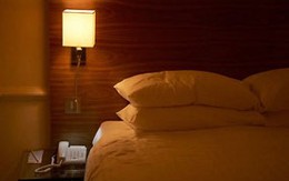 Không nên để đèn sáng khi ngủ