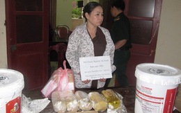 Hai mẹ con giấu 5,4 kg ma túy trong thùng sơn