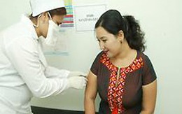 Khó xử vì tiêm phòng rubella mới biết có bầu