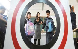 Lo khiêu dâm, cha mẹ phản đối sách giới tính 