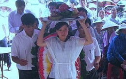 Ảnh đám tang gia đình tiệm vàng xấu số