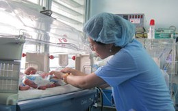 Một bà mẹ TP HCM đẻ sinh bốn