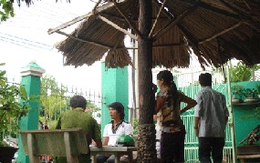 Cô dâu bị cướp vàng, tiền ngay sau đám cưới