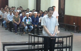Tiếp viên hàng không lao xe đâm chết 2 cảnh sát cơ động