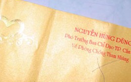 Thiệp cưới con, in tên cha là... sếp