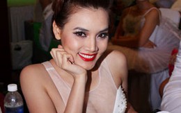 Sao xấu - đẹp khi diện váy áo khoe ngực