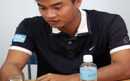 HLV quần vợt nhắn tin trù dập VĐV
