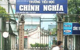 Pha lừa đảo bất nhân tại cổng trường học