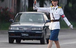 Xinh, độc thân... mới được làm CSGT 
