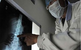 Nhập viện vì màn thể hiện tình cảm của bạn trai