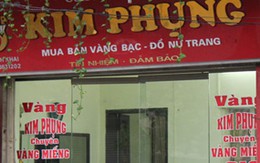 Mặc áo mưa, bịt mặt cướp tiệm vàng