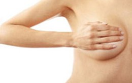 Phẫu thuật ngực thành phụ nữ để trốn cảnh sát