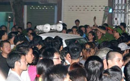 Hà Nội: Hàng trăm chủ nợ phá nát nhà con nợ 