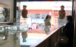 Kẻ gian "khoắng" tiệm vàng giữa thủ đô