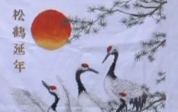 Tranh thêu tuyệt đẹp của cô gái không tay