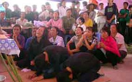 Vụ giết người tại ngân hàng: Nước mắt đưa tiễn người thân