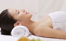 Spa bôi chất độc lên mặt khách để moi tiền 