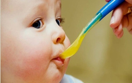 Ăn cá sớm, trẻ tránh được khò khè, hen suyễn