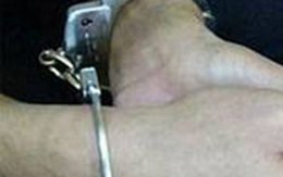 Trúng đòn tâm lý, sát nhân đồi bại lộ mặt