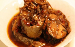 Cá ngừ kho riềng