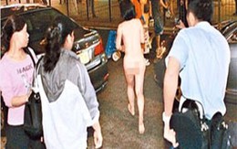 Cô gái khỏa thân gây tắc đường