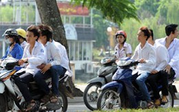 Tò mò, học sinh 'khám phá' trong nhà nghỉ