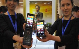 Điện thoại có 2 màn hình, 2 khe SIM