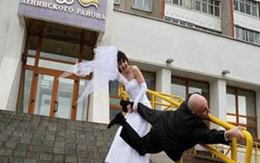Cô dâu, chú rể choảng nhau trong lễ cưới