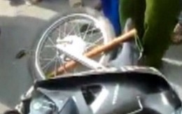 CA Thanh Hóa: Dùi cui cắm vào bánh xe máy là của dân phòng