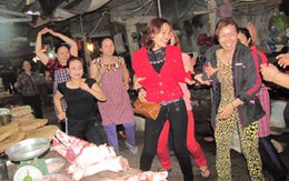 Gặp những chị bán thịt "bỗng dưng nổi tiếng"