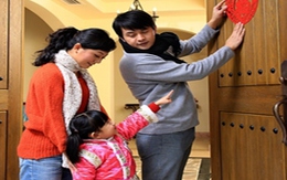 Lạ mắt dịch vụ “thuê”người xông nhà