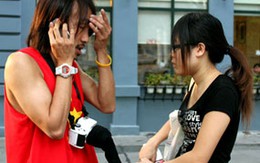 Đôi tình nhân Hồng Kông nhận lại hộ chiếu bị cướp