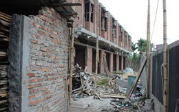 Sổ đỏ “xỏ mũi” dân 