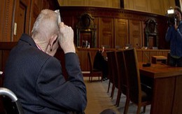 Có 3 con với con gái, ông bố thoát tội hiếp dâm