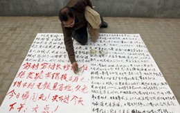 Quỳ gối xin tiền… làm đường cho dân